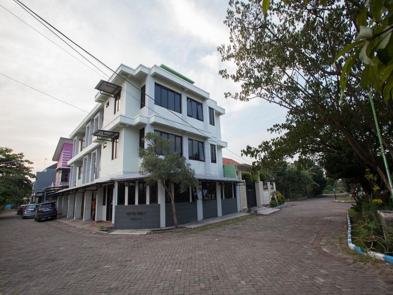 Hotel Reddoorz Syariah Near Dbl Arena 2 Surabaya Exterior foto